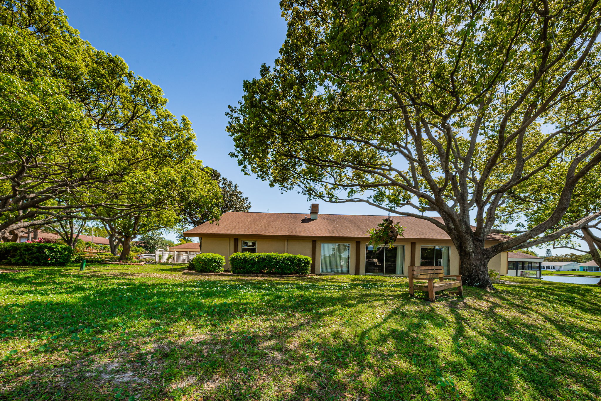 39-Clubhouse