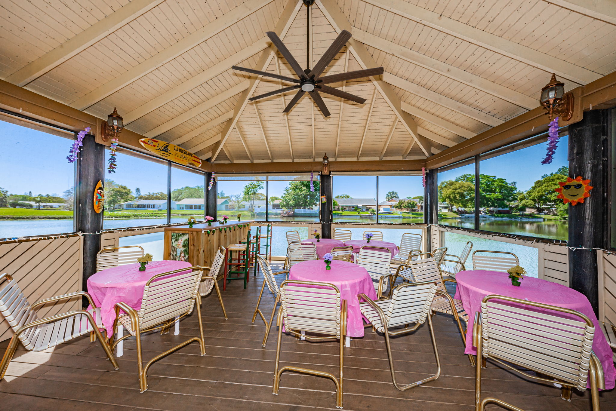 41-Screened Deck