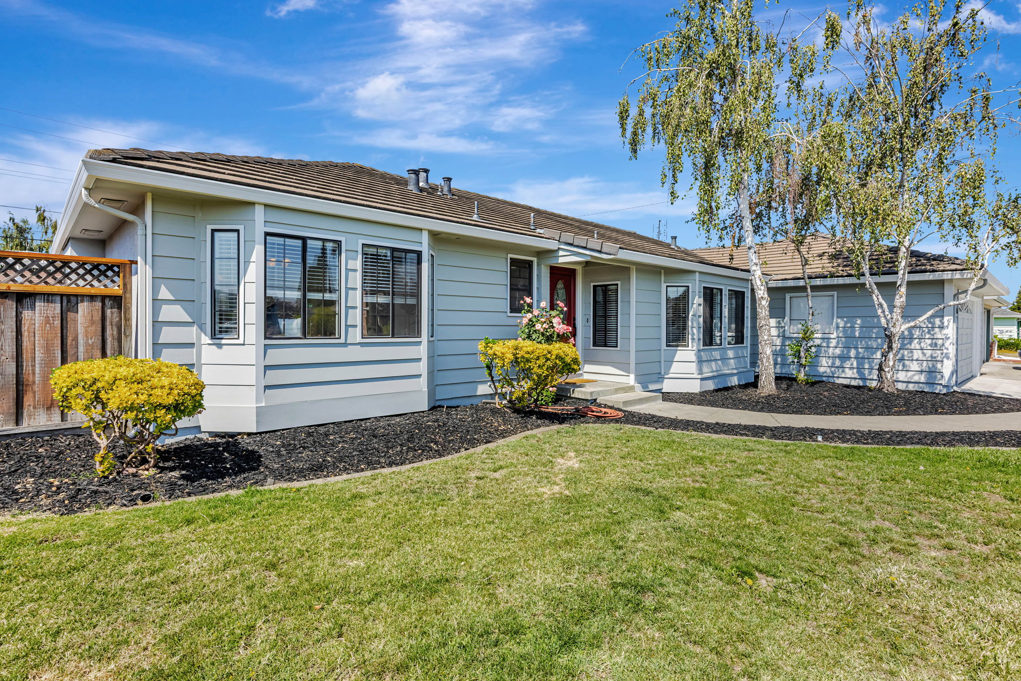 002_38597 Farwell Dr