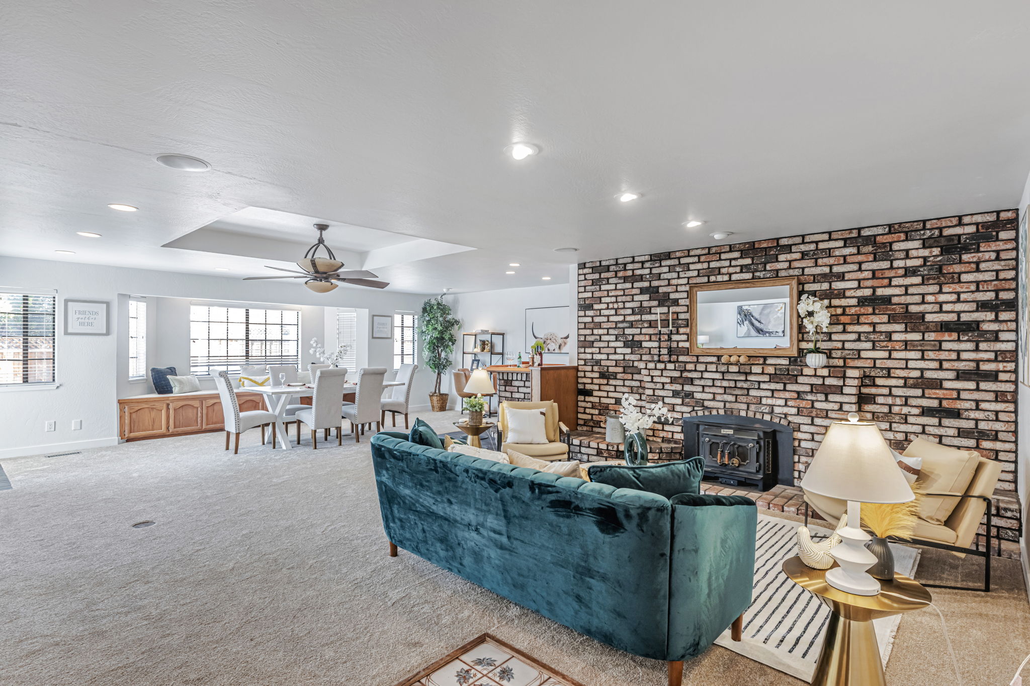 013_38597 Farwell Dr