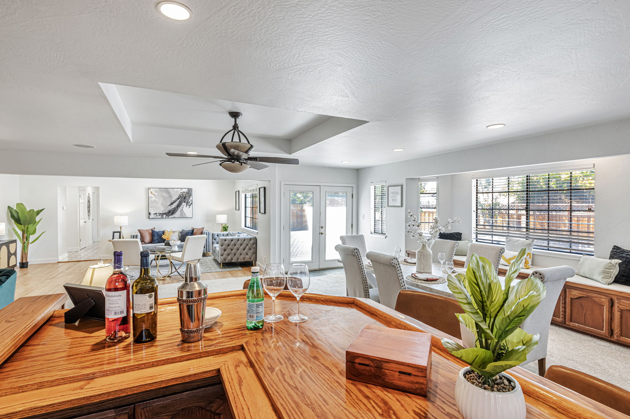 015_38597 Farwell Dr