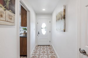 005_38597 Farwell Dr