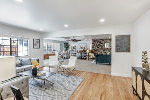 006_38597 Farwell Dr