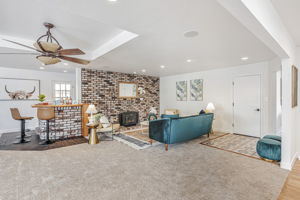 009_38597 Farwell Dr