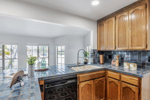019_38597 Farwell Dr