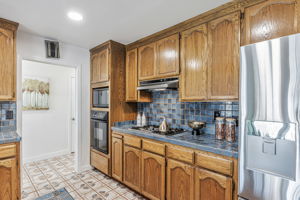 020_38597 Farwell Dr