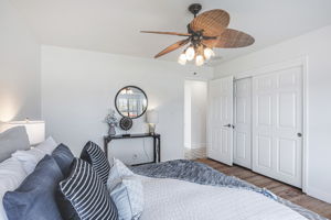 029_38597 Farwell Dr