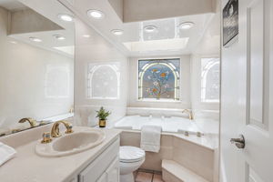 037_38597 Farwell Dr