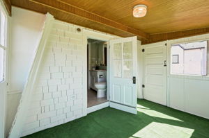  Photo 40