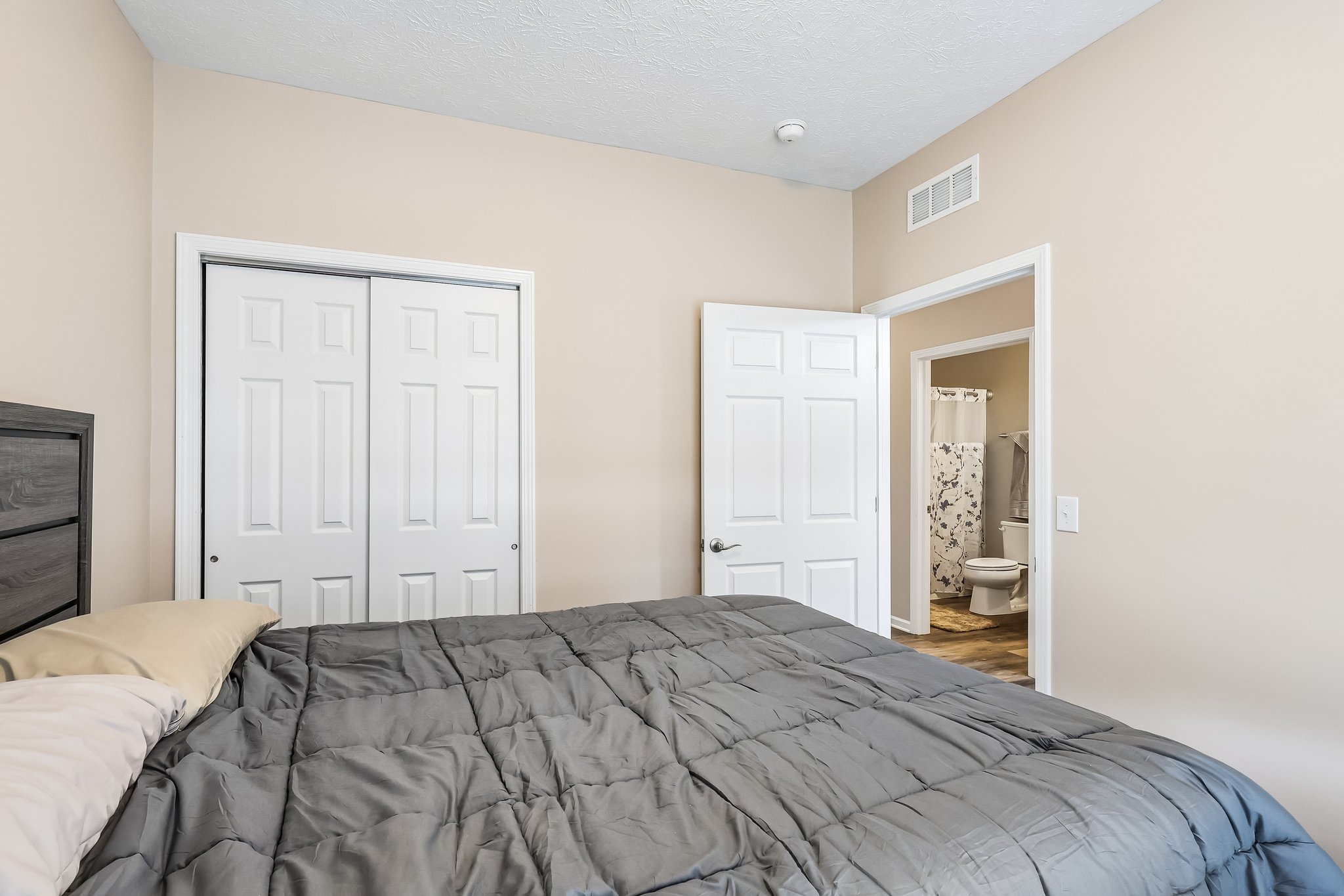 Heron Dr-S2405-030.jpg