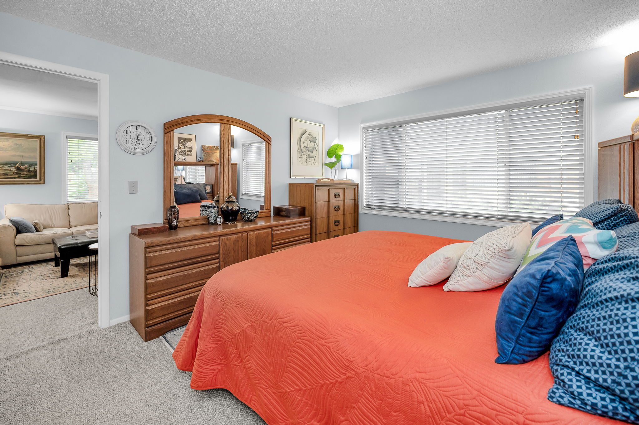 Primary Bedroom1b
