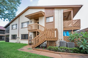 Front Exterior6