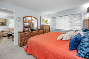 Primary Bedroom1b