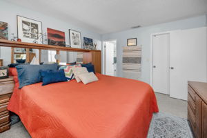 Primary Bedroom1d