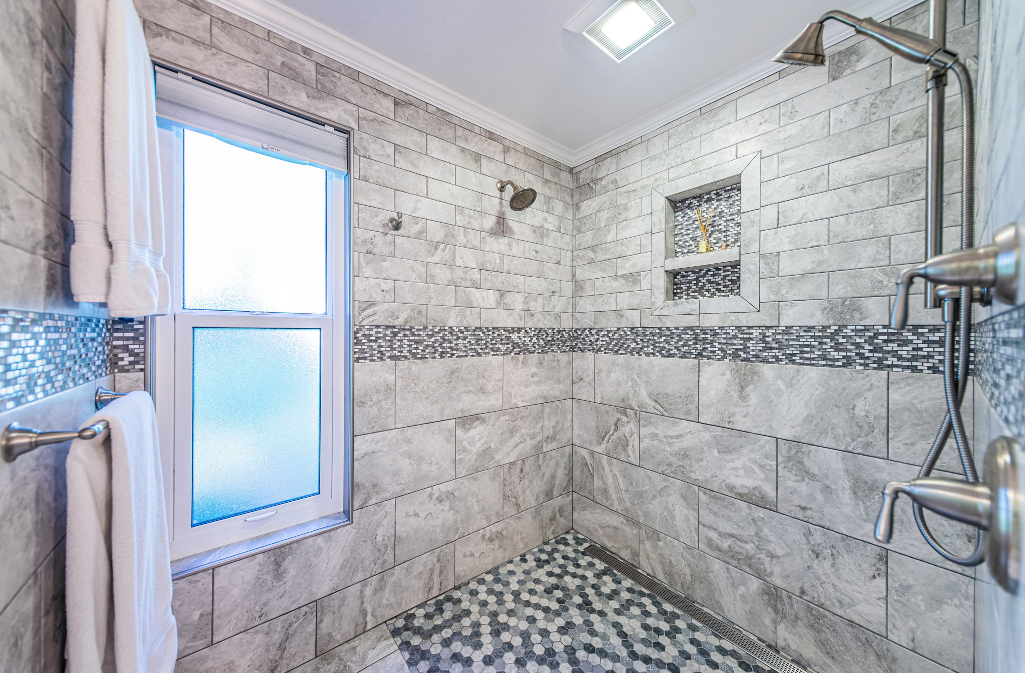 Primary Bathroom 1b