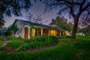Front Exterior1b