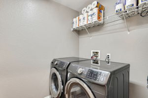 38669 Clearbrook Dr, Murrieta- Laundry