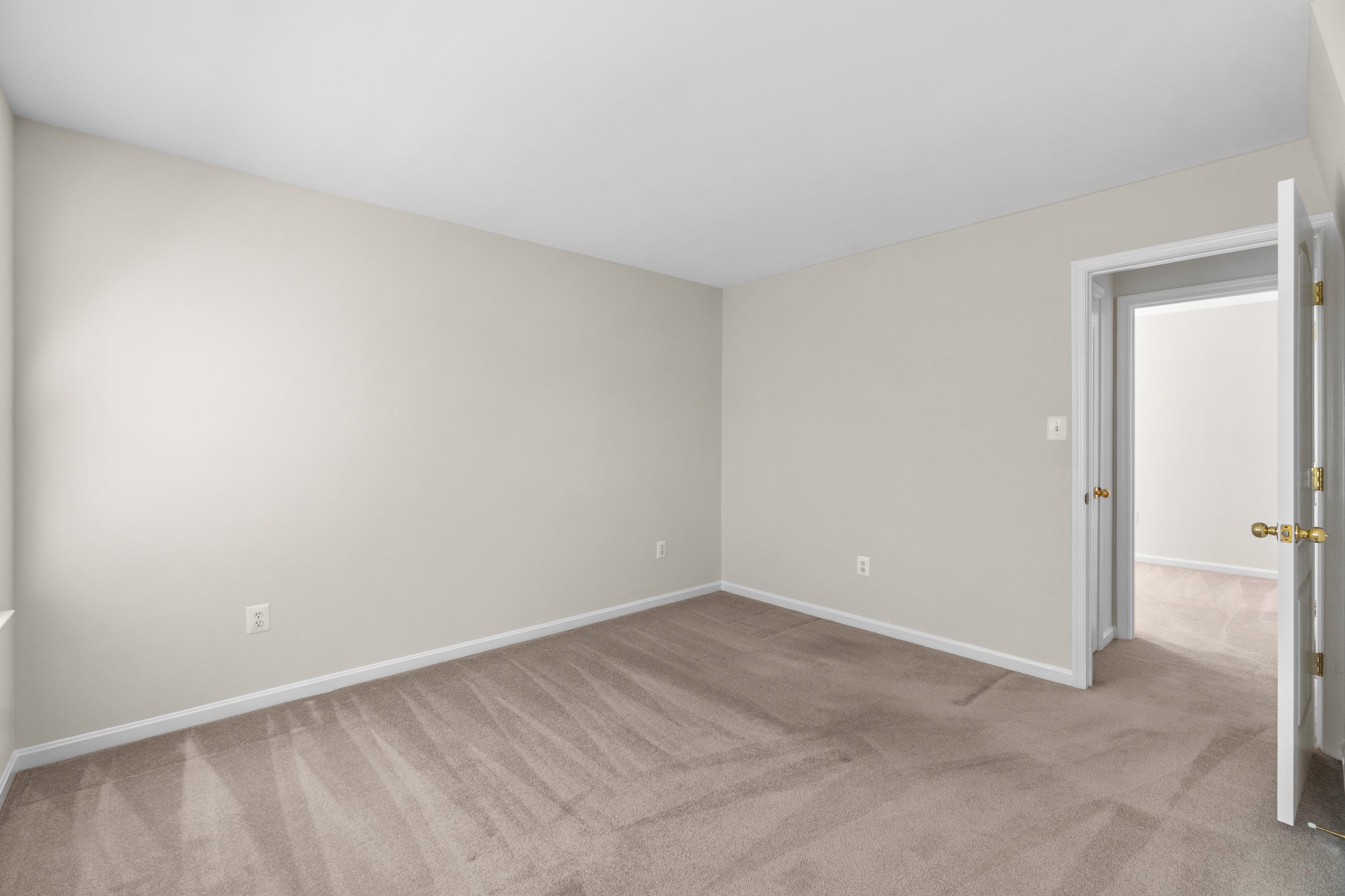 38. Upper bedroom.jpg