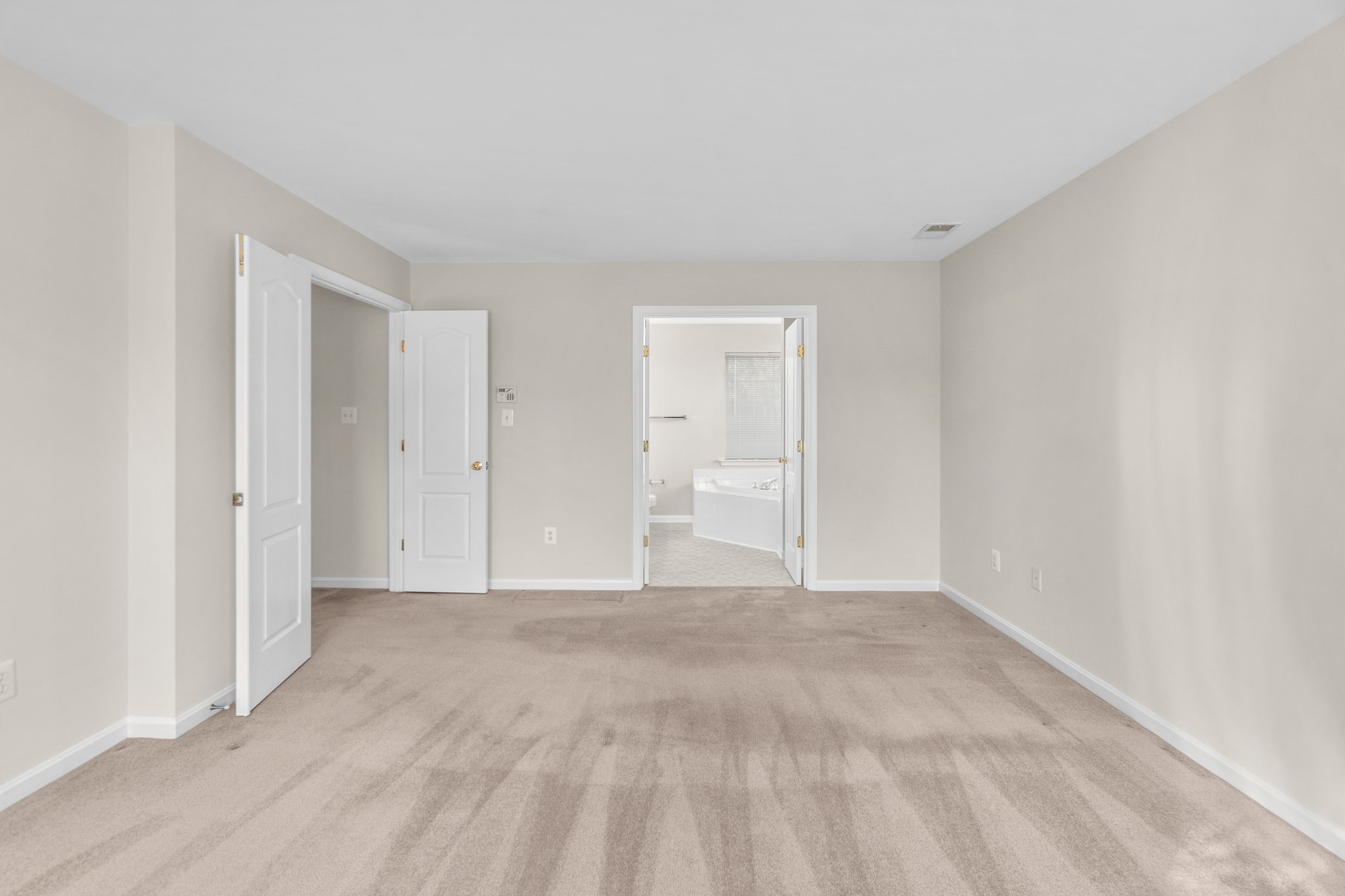 44. Upper bedroom.jpg