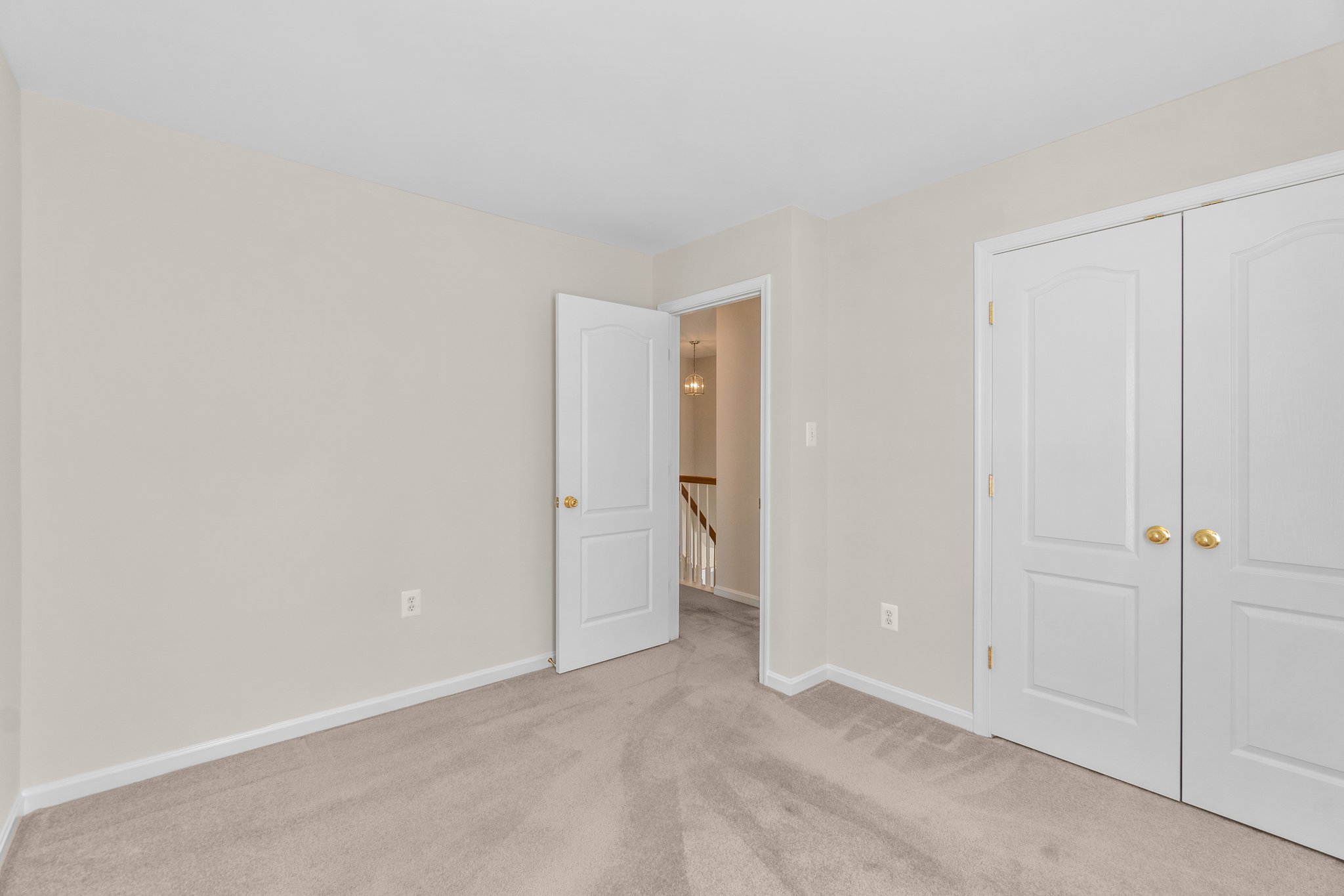 36. Upper bedroom.jpg