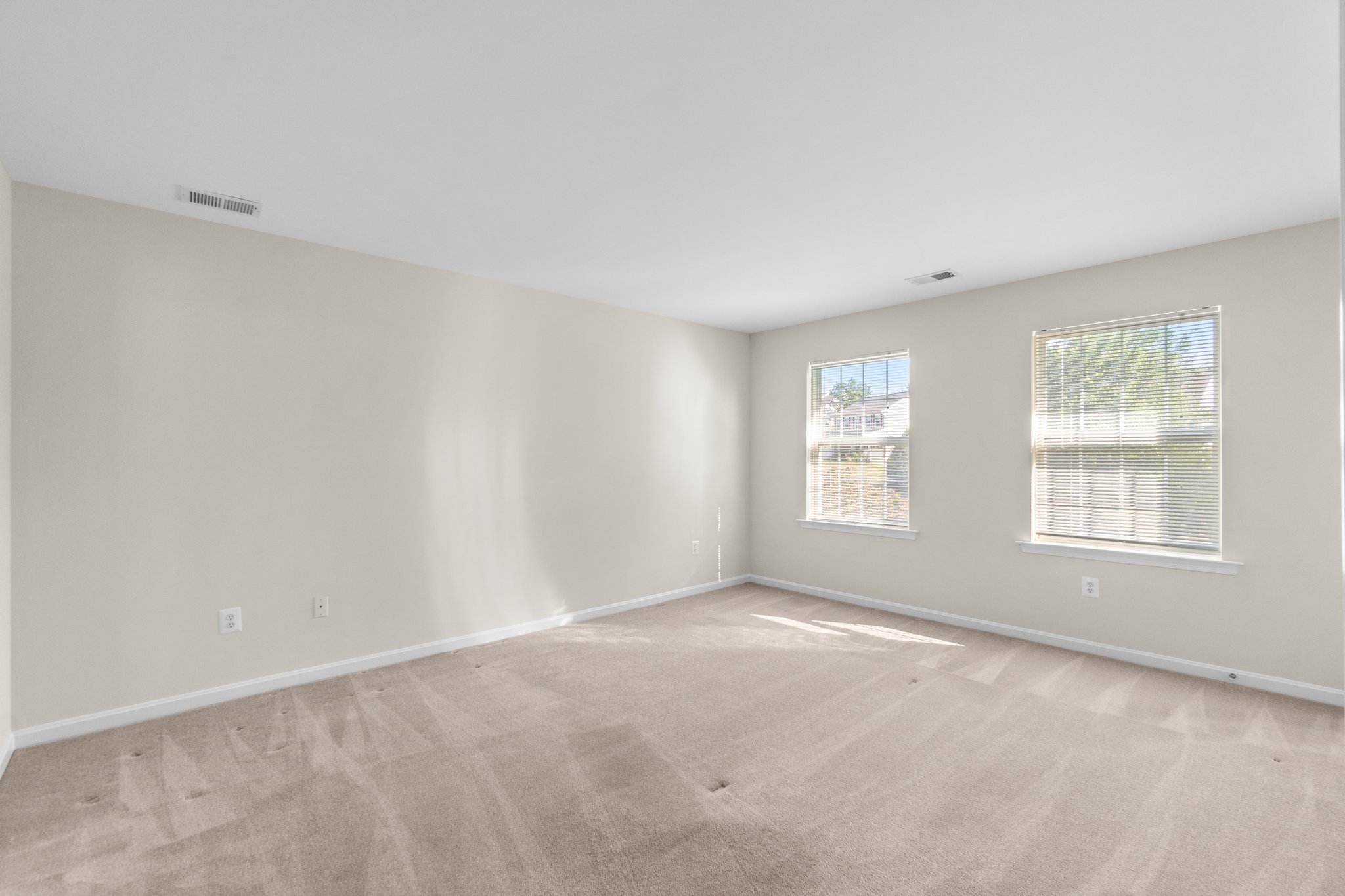 40. Upper bedroom.jpg