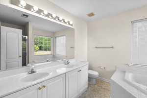 46. Upper bedroom.jpg