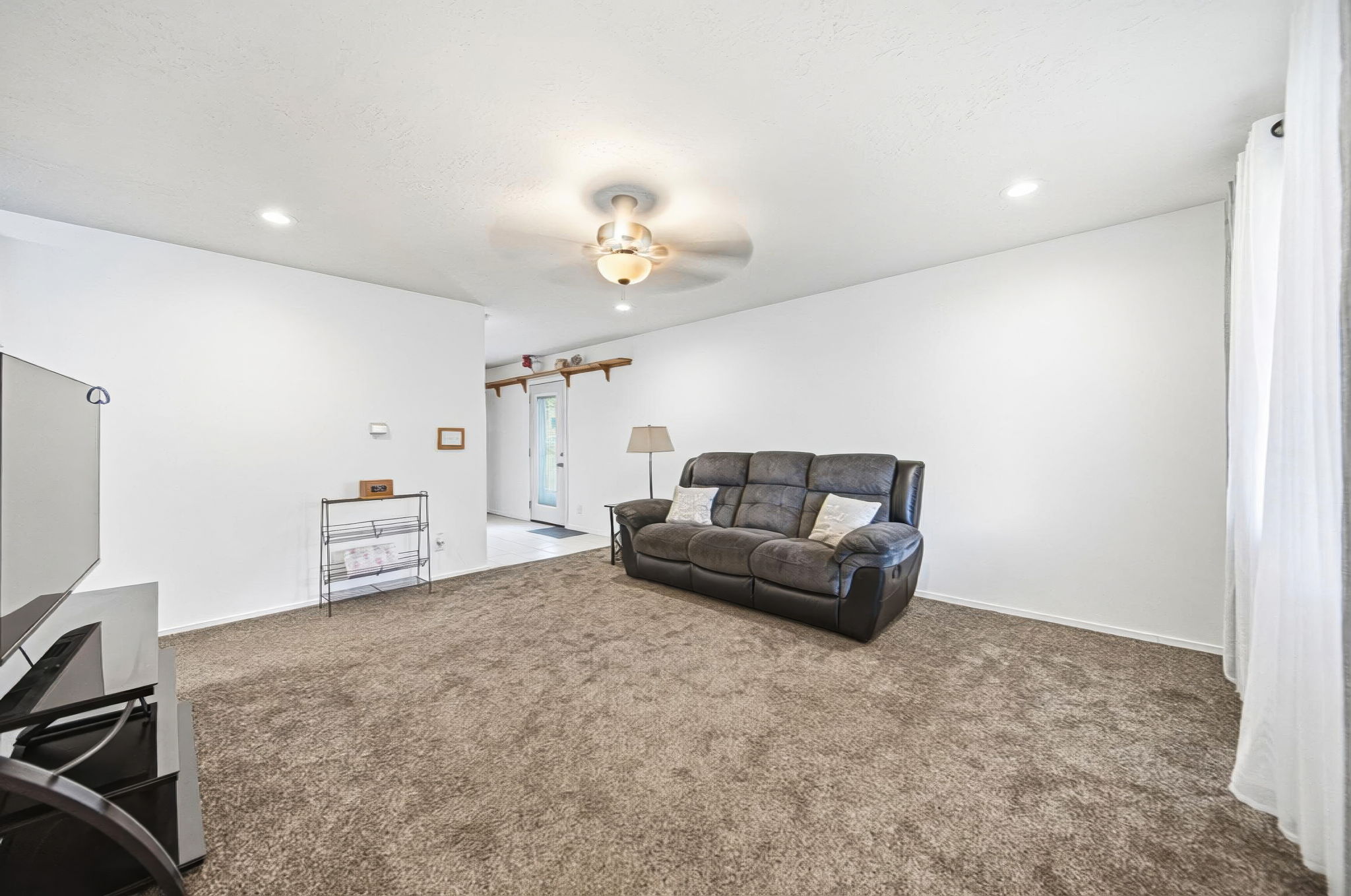 A.A. - 387 Daytona Rd, Columbus-7