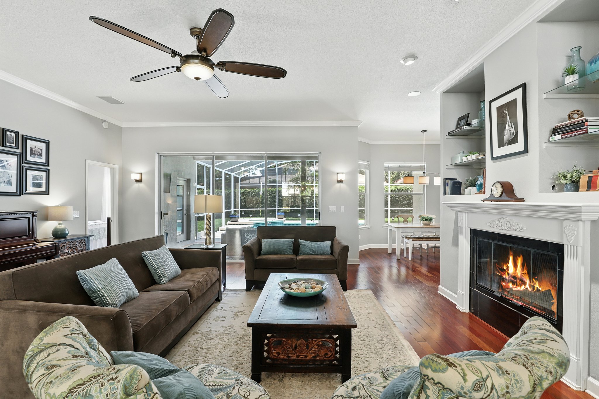  Photo 12