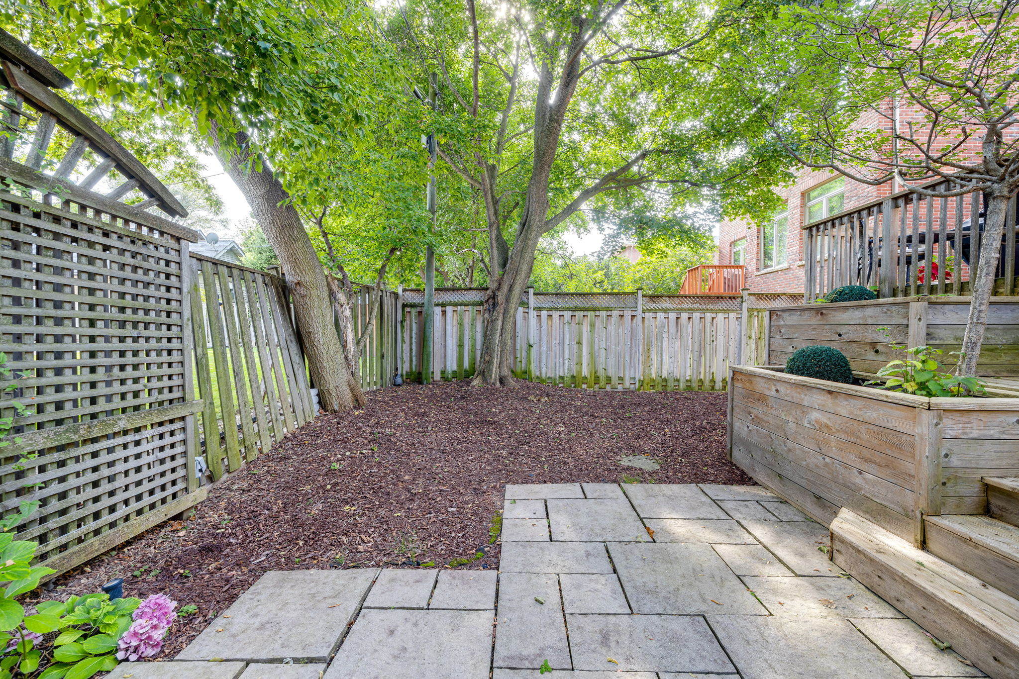 Toronto property showcase — delivered property photograph 65