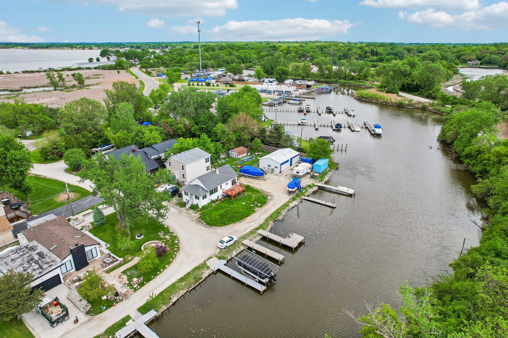 N Lake St-S2105-015.jpg