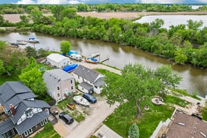 N Lake St-S2105-014.jpg