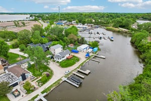 N Lake St-S2105-015.jpg