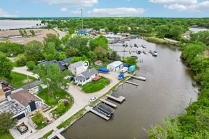 N Lake St-S2105-016.jpg