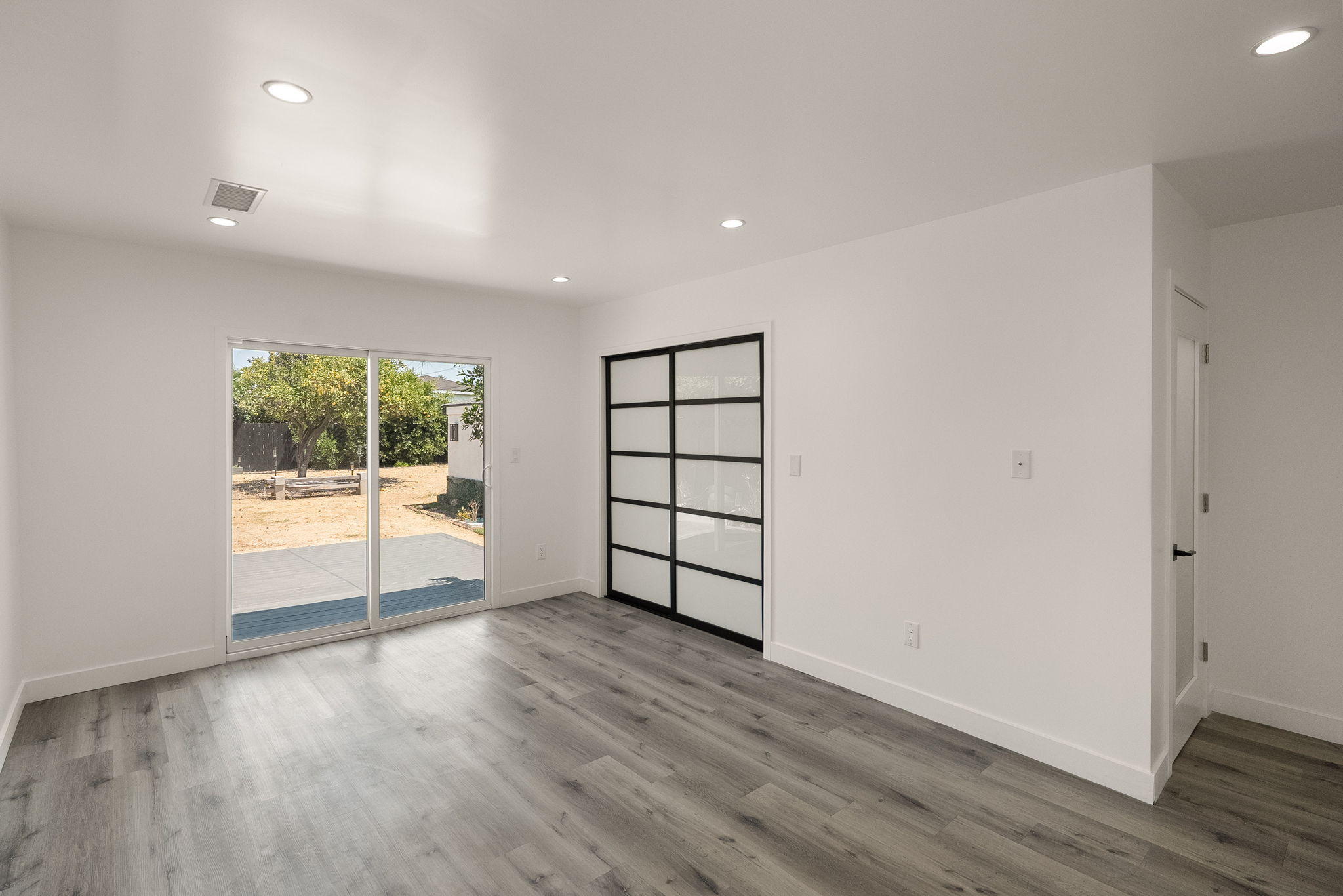 3874 Arlington Avenue-30