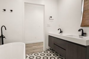 3874 Arlington Avenue-27