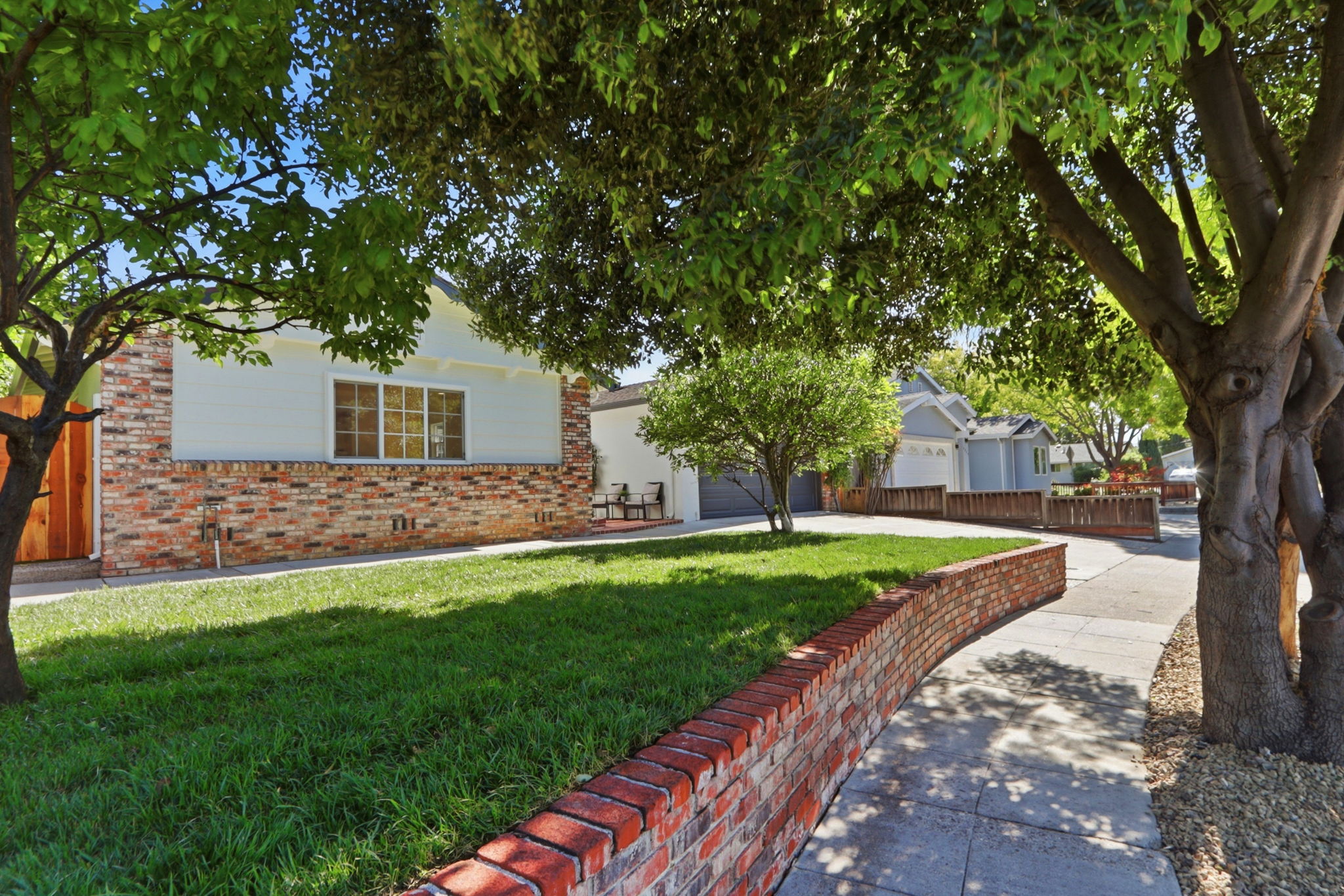 002_F8_3876 Gleason Ave