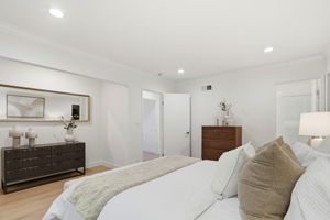 037_F8_3876 Gleason Ave