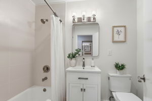 039_F8_3876 Gleason Ave
