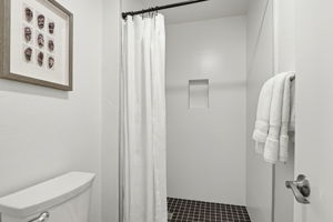 043_F8_3876 Gleason Ave