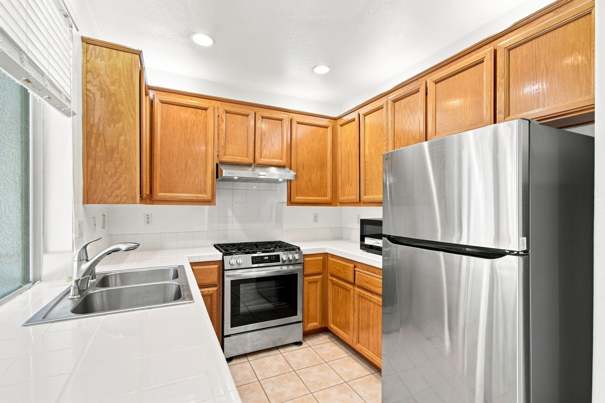 013_F8_388 Ribbonwood Ave