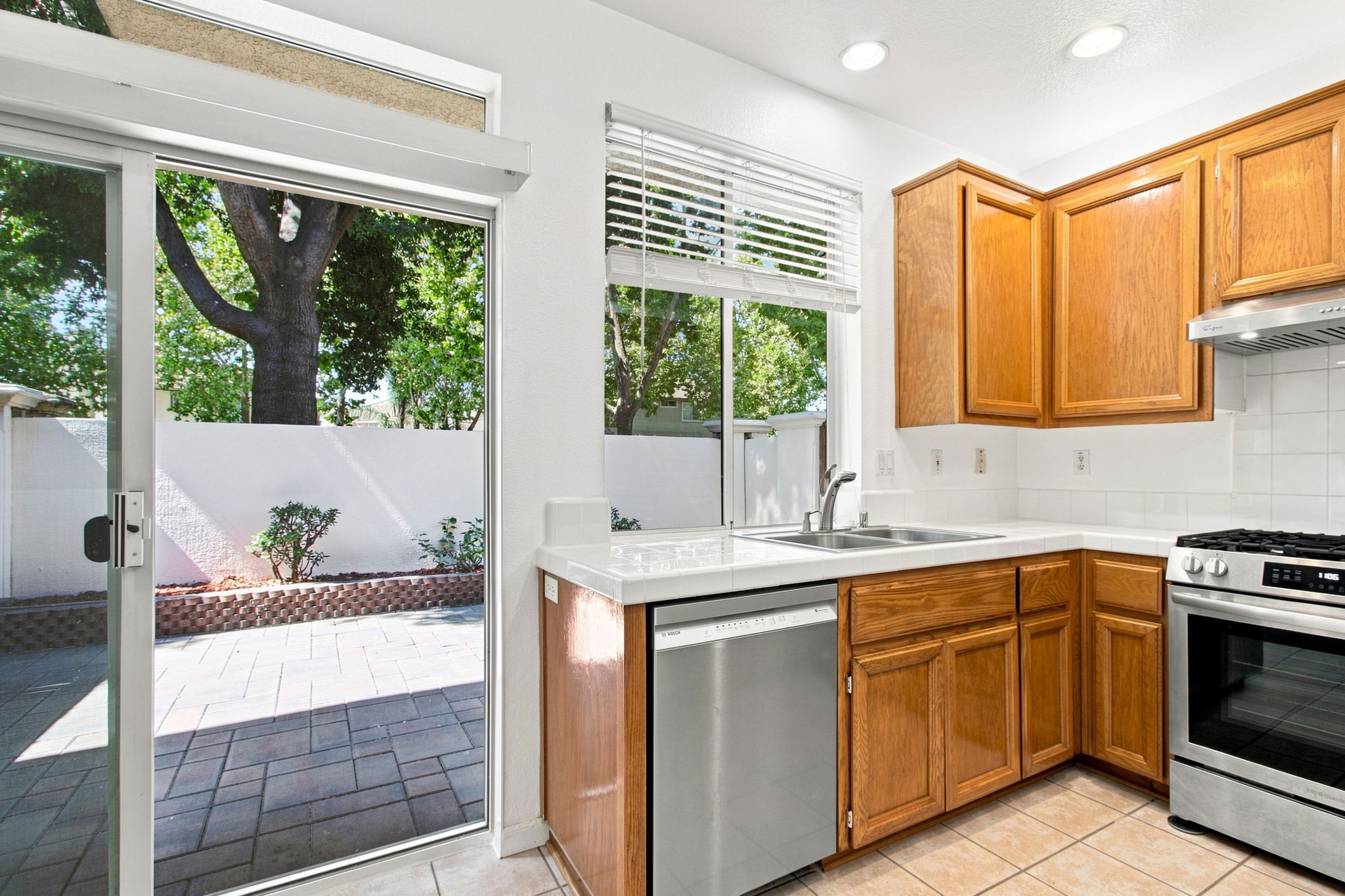 015_F8_388 Ribbonwood Ave