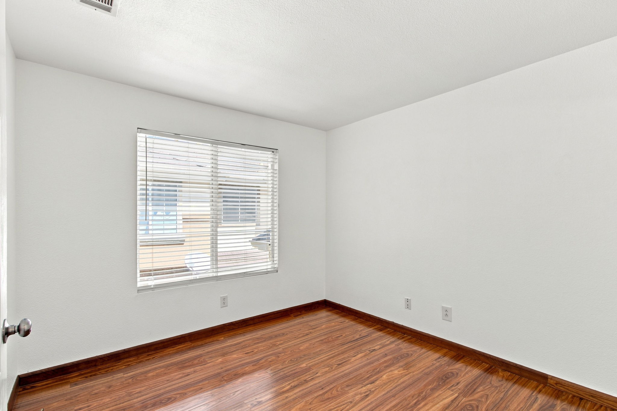 023_F8_388 Ribbonwood Ave