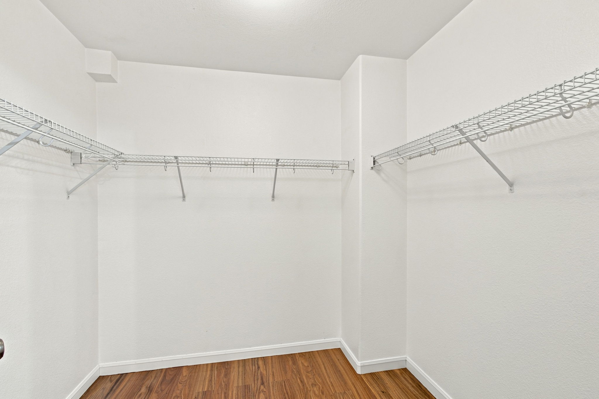 025_F8_388 Ribbonwood Ave