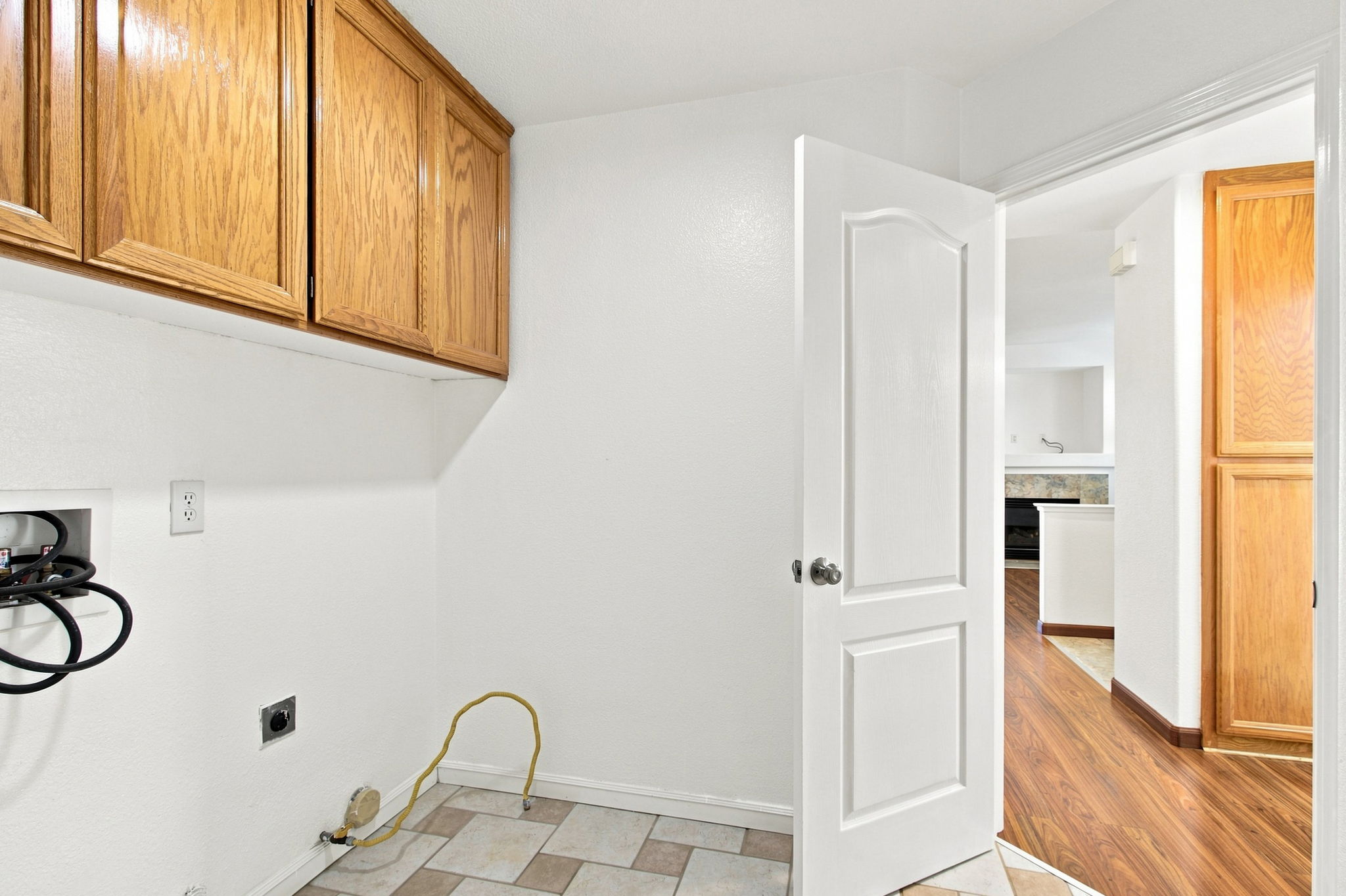 031_F8_388 Ribbonwood Ave