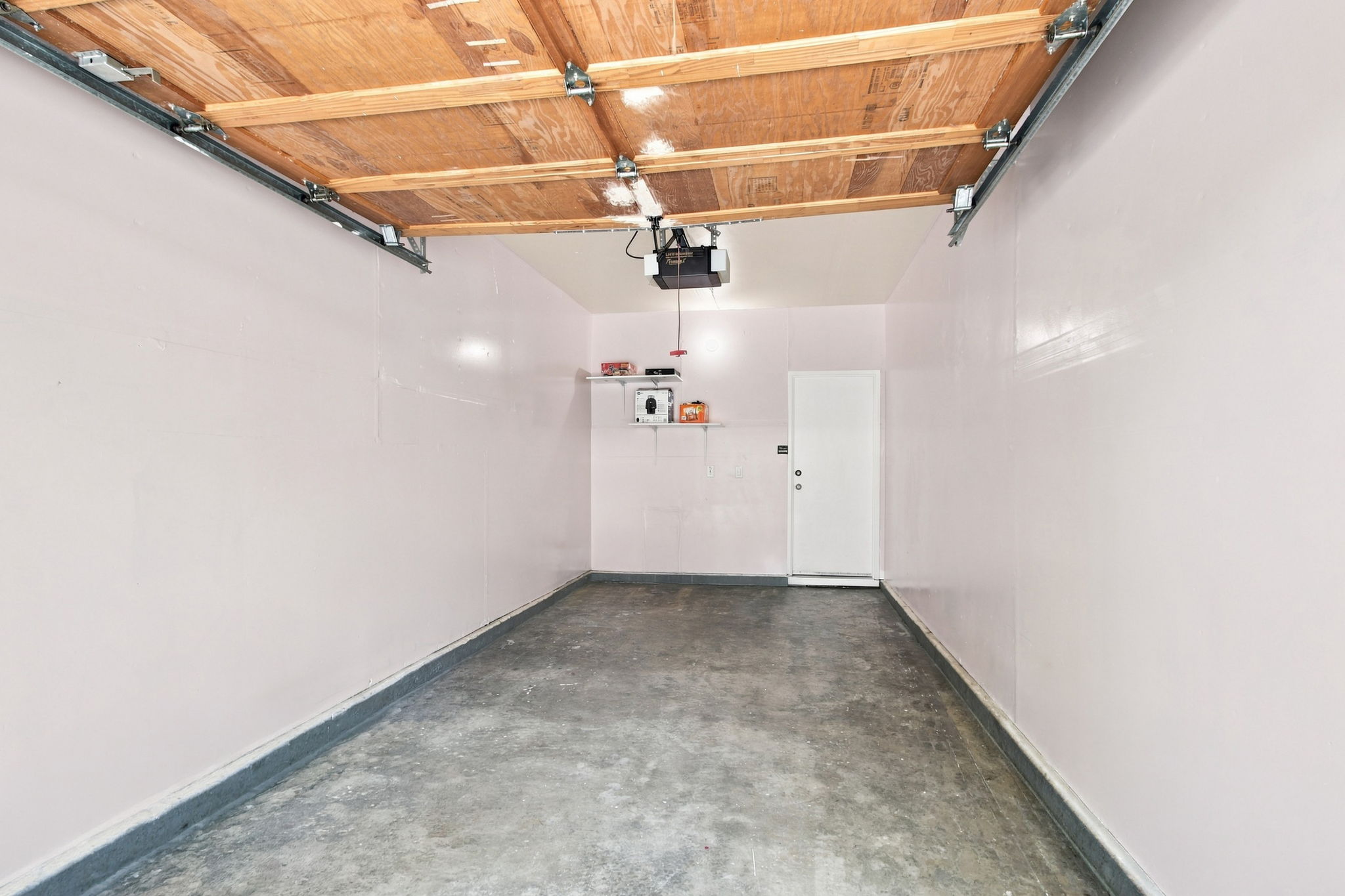 032_F8_388 Ribbonwood Ave
