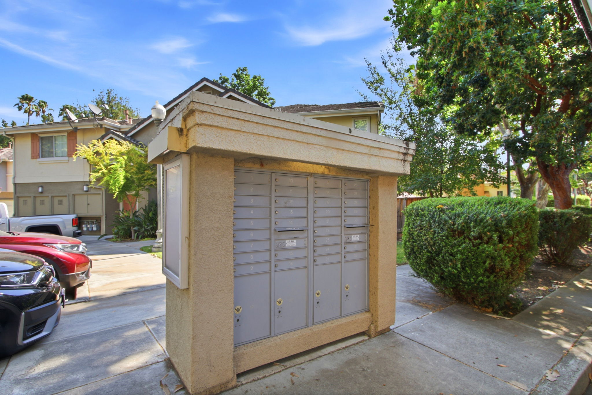042_F8_388 Ribbonwood Ave