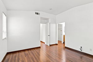 020_F8_388 Ribbonwood Ave