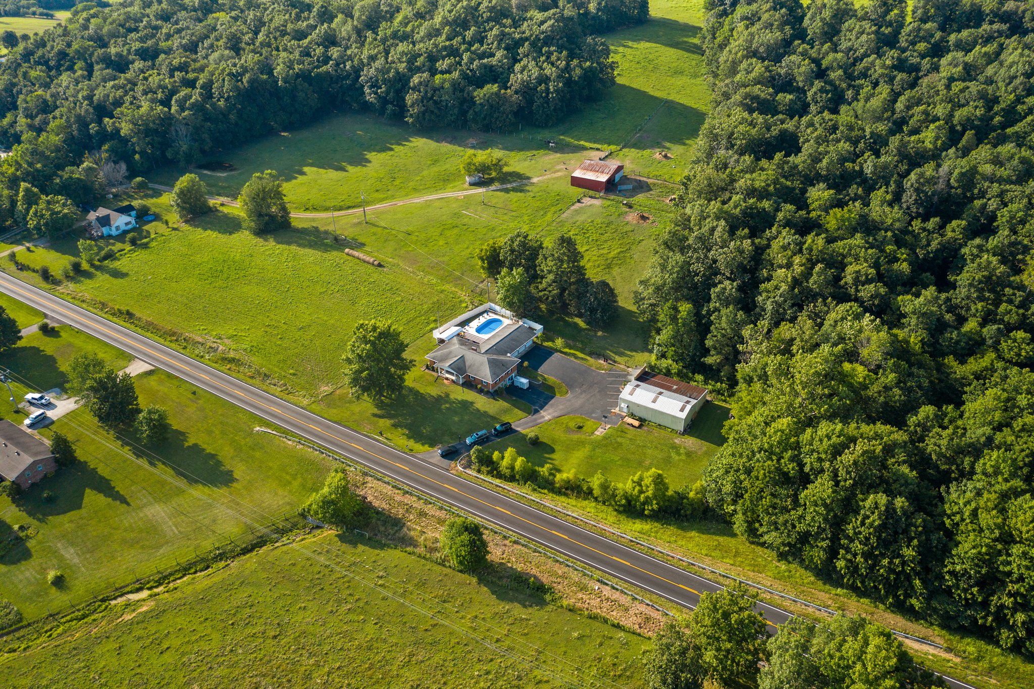 388 Summer Shade Rd, Summer Shade, KY 42166, USA Photo 5