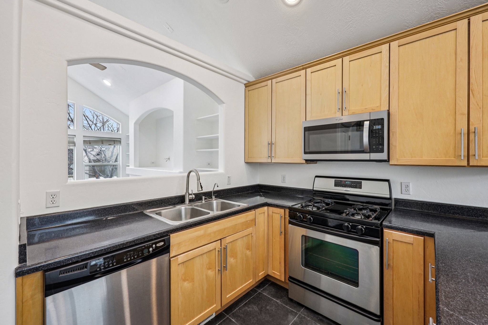 - 3884 W Coral Dune Dr-S0801-016.jpg