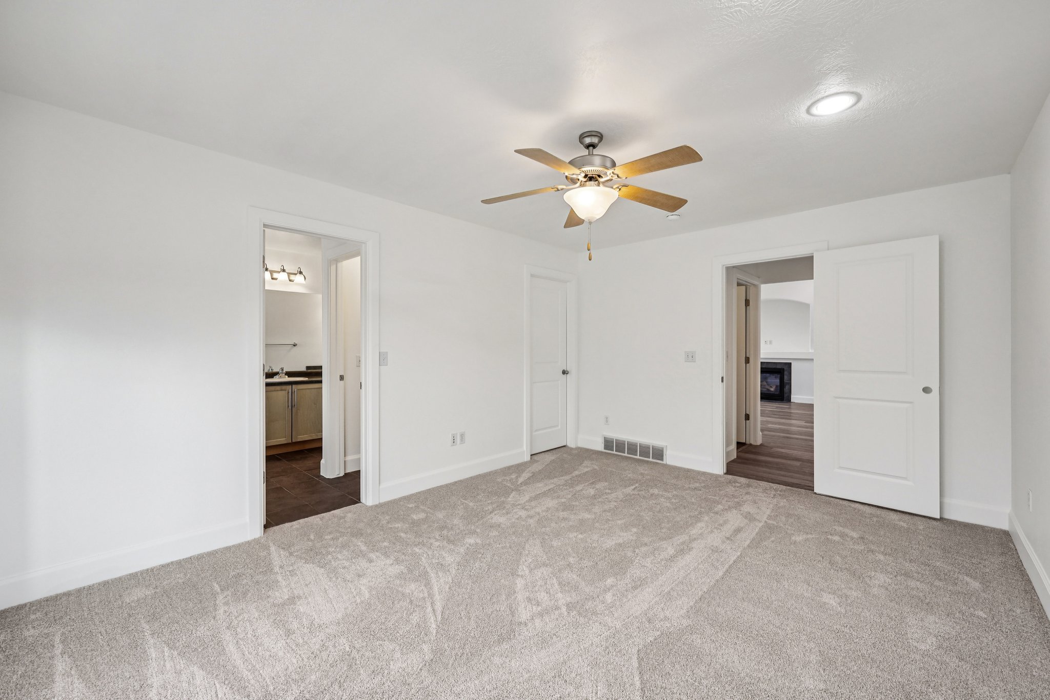 - 3884 W Coral Dune Dr-S0801-021.jpg